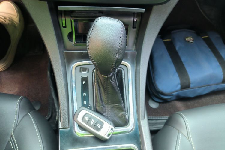 吉利汽车 帝豪 2017款 三厢百万款 1.5L CVT向上互联版中控内饰18