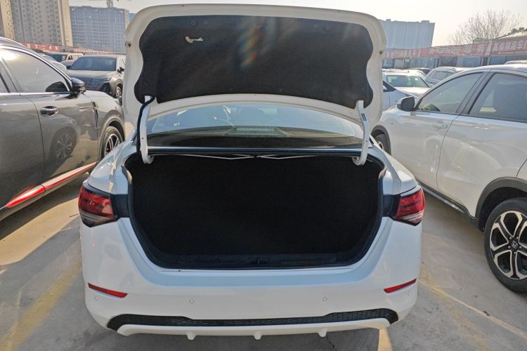 日产 轩逸 2021款 1.6L XL CVT悦享版机舱底盘23