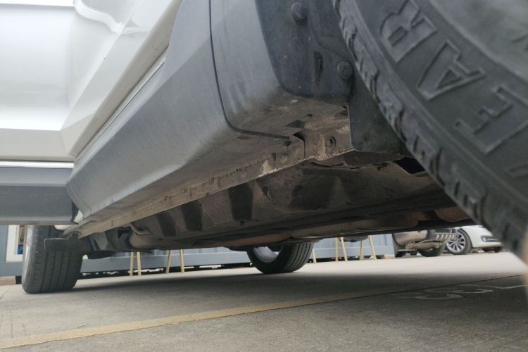 福特 锐界 2016款 EcoBoost 245 四驱尊锐型 7座机舱底盘29