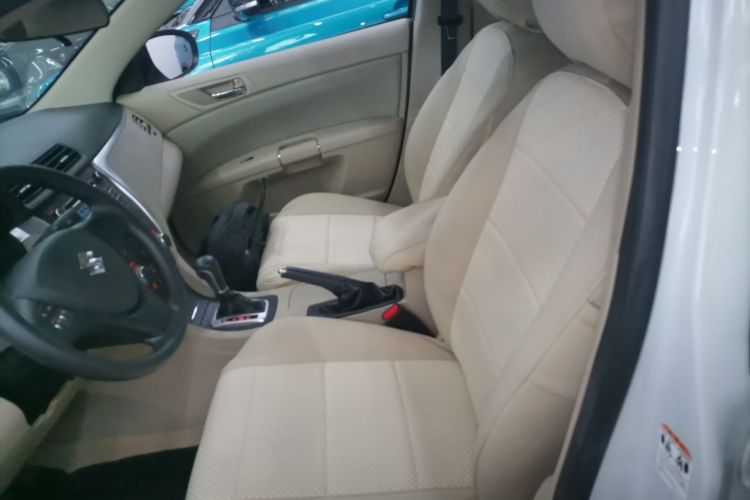 铃木 凯泽西 2011款 2.4L 两驱CVT标准版局部细节19