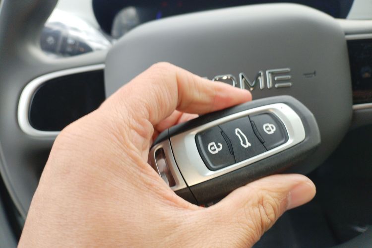 吉利银河 熊猫 2025款 210km 元气熊中控内饰11