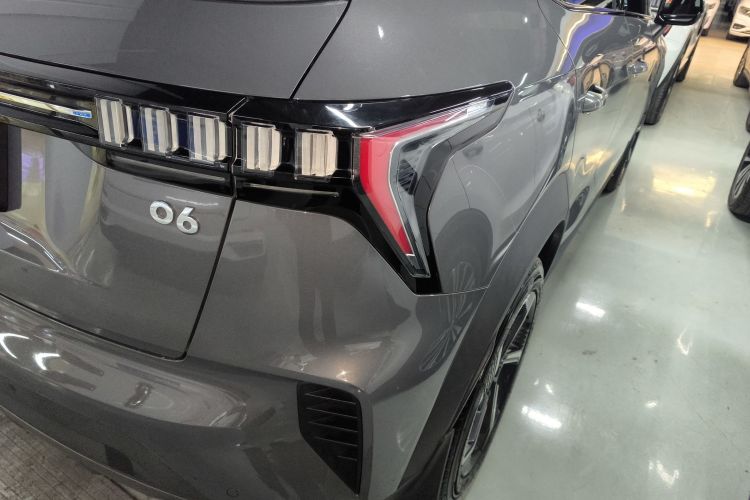 领克06 2023款 Remix 1.5T 劲Pro车身外观9