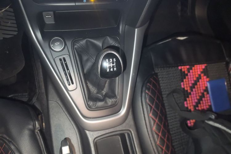 福特 福克斯 2018款 两厢经典 1.6L 手动舒适型智行版中控内饰18