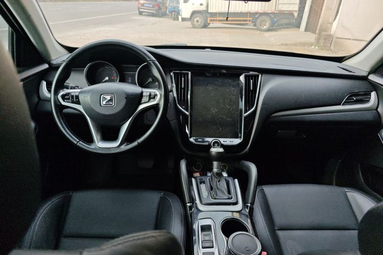 众泰SR7 2016款 1.5T CVT魔方之心版 国V中控内饰12