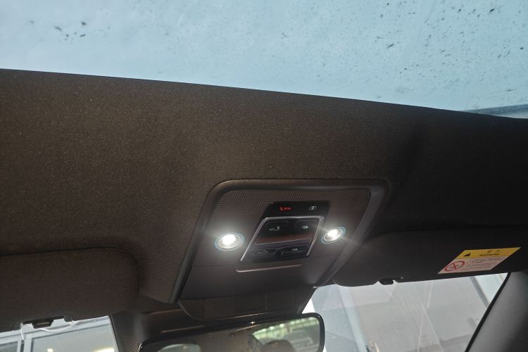 比亚迪 汉 2022款 DM-i 121KM 尊享型中控内饰22