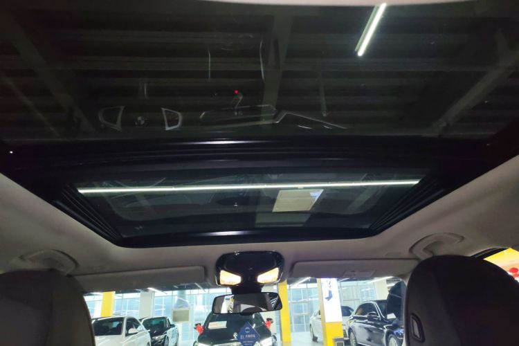 宝马3系 2023款 325Li M运动套装中控内饰22