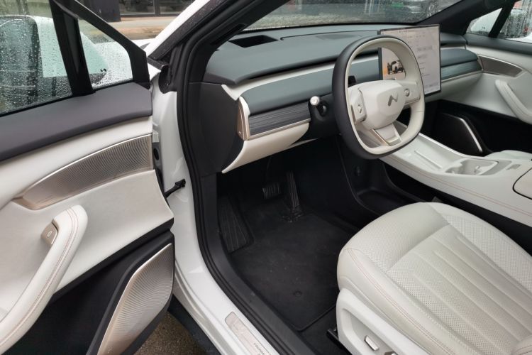 乐道L60 2024款 60kWh 后驱版中控内饰7003