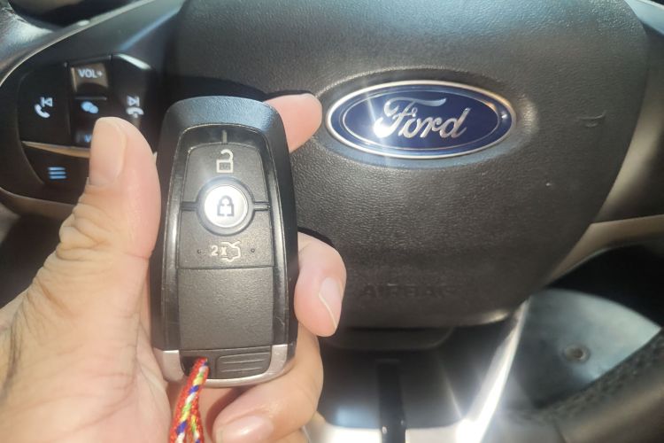 福特 福睿斯 2021款 1.5L 自动钻石版中控内饰11