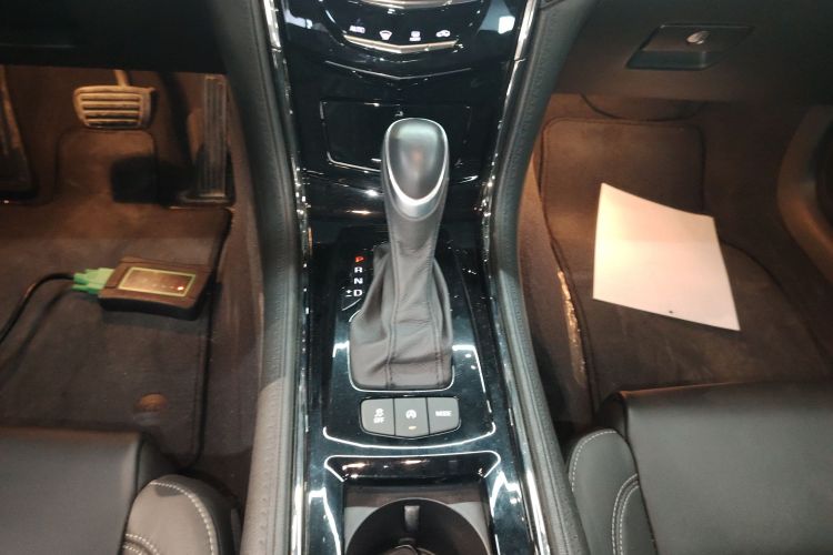 凯迪拉克ATS-L 2017款 28T 时尚型中控内饰18