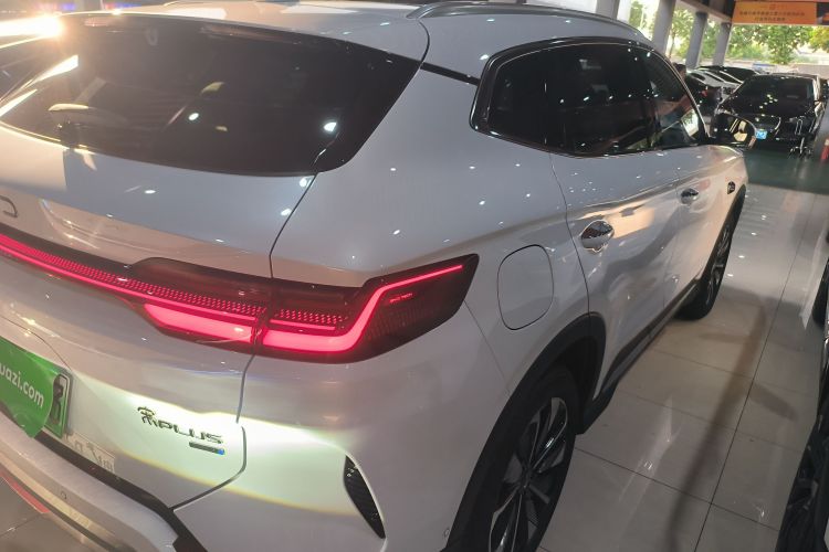 比亚迪 宋PLUS新能源 2025款 DM-i 智驾版 112KM 尊荣型车身外观6005