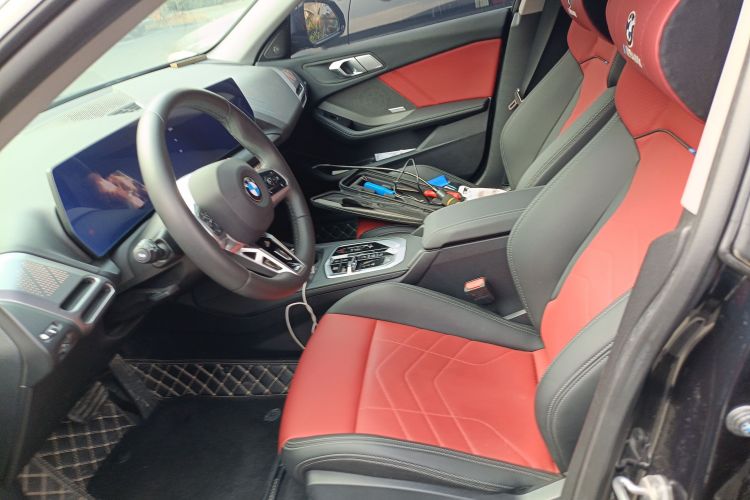 宝马2系 2025款 225L M运动曜夜套装中控内饰19