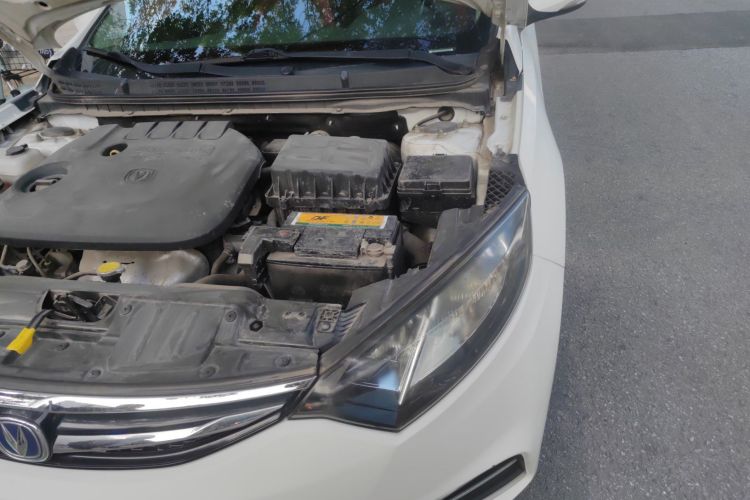 长安 逸动 2016款 XT 1.6L 手动俊酷型局部细节9007