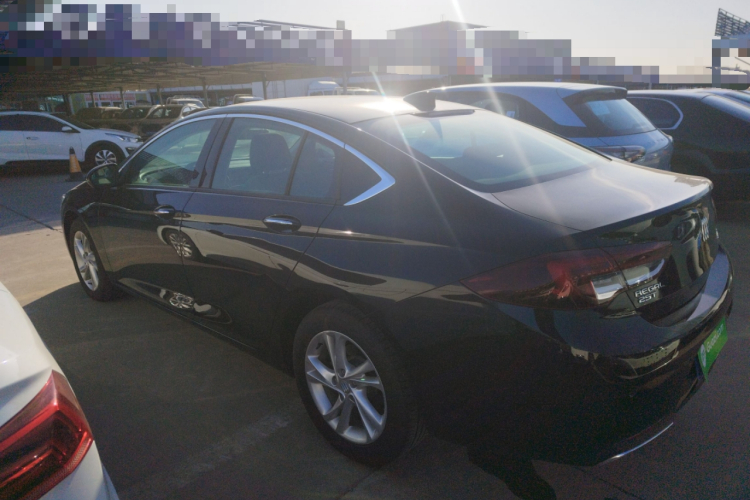 别克 君威 2024款 25T 超享版车身外观4