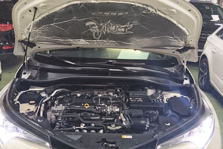 丰田C-HR 2020款 2.0L 领先版机舱底盘24