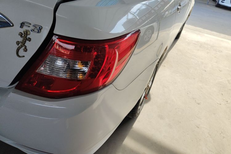 比亚迪F3 2015款 节能版 1.5L 手动豪华型车身外观9