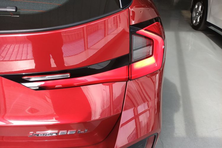 宝马X1 2023款 xDrive25Li M运动套装车身外观9