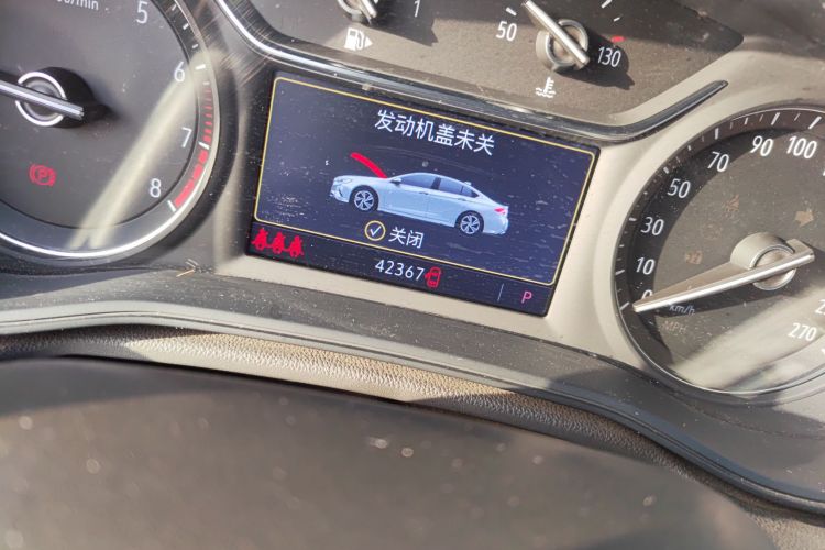 别克 君威 2024款 25T 超享版中控内饰15