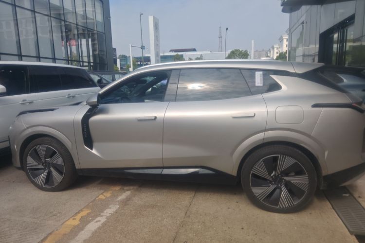 领克08 EM-P 2023款 120km 长续航Halo车身外观6003