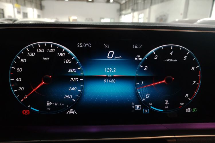 奔驰GLE 2023款 GLE 350 4MATIC 时尚型局部细节14