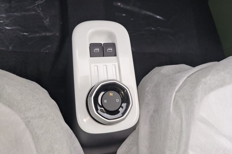 吉利银河 熊猫 2025款 210km 元气熊中控内饰18