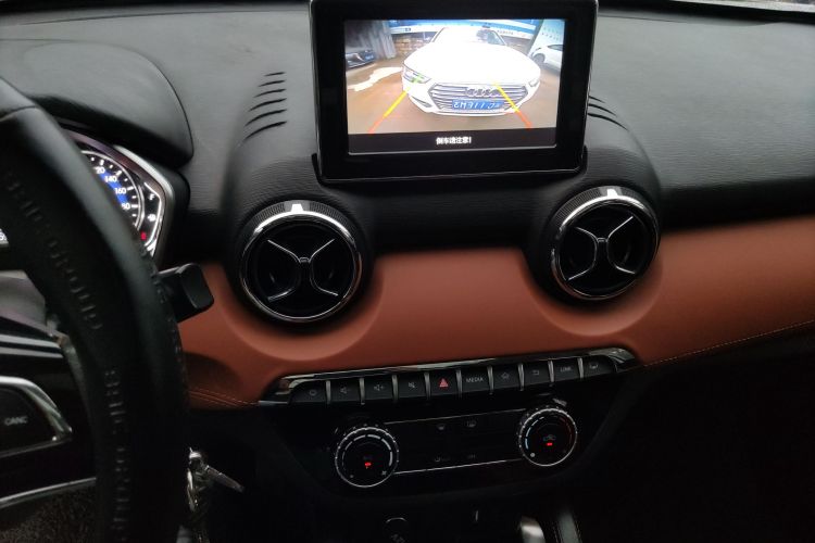 北京汽车 绅宝X35 2016款 1.5L 自动豪华版中控内饰16