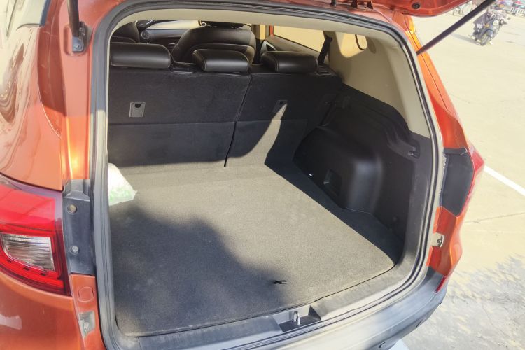 比亚迪 宋 2016款 盖世版 1.5TID 自动精英型机舱底盘23