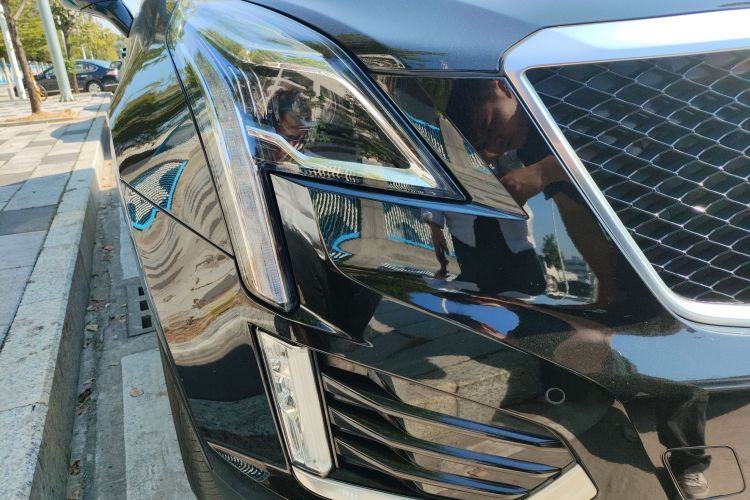 凯迪拉克XT5 2022款 2.0T 四驱豪华型（蜂鸟版）车身外观8