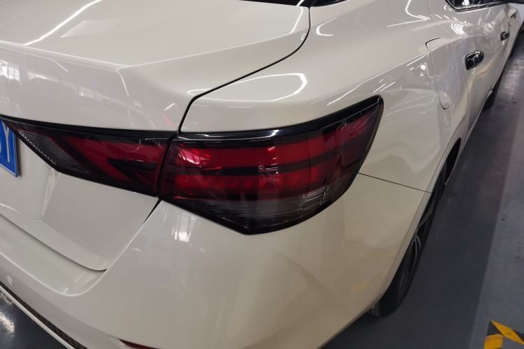 日产 轩逸 2021款 1.6L XL CVT悦享版车身外观9