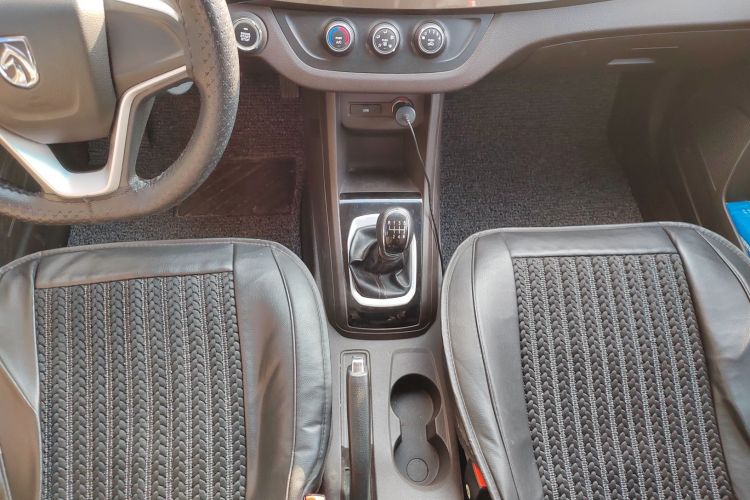 宝骏310W 2017款 1.5L 手动舒适型 国V中控内饰18