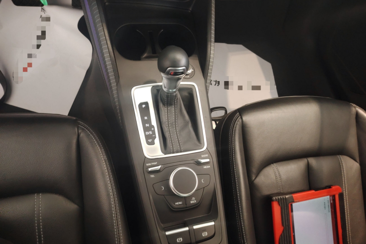 奥迪Q2L 2022款 35 TFSI 进取致雅型局部细节18