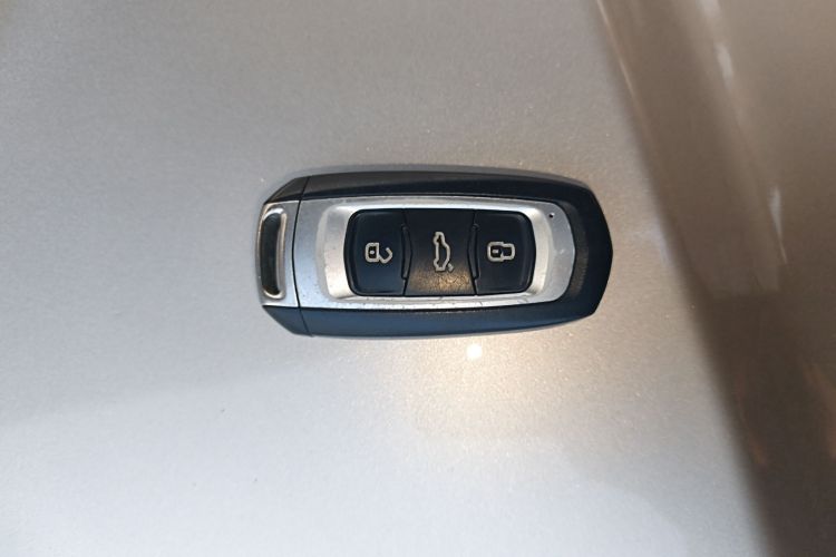 吉利汽车 博瑞 2016款 1.8T 尊雅型中控内饰11