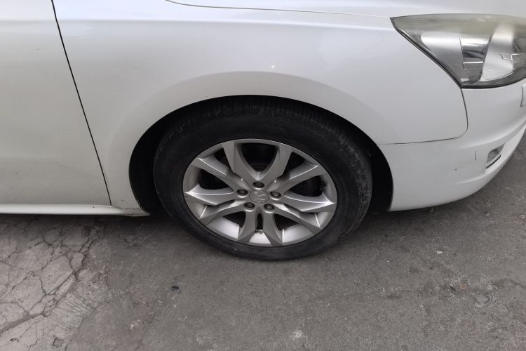 标致508 2013款 2.3L 两周年纪念 自动智享版车身外观10