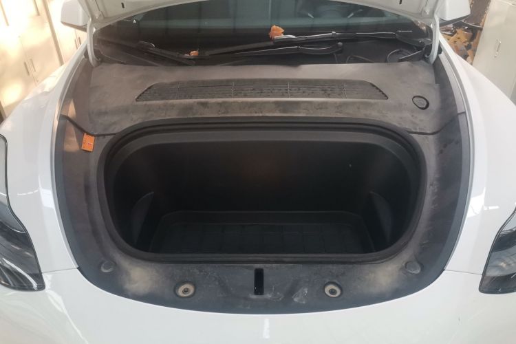 特斯拉 Model Y 2023款 后轮驱动版机舱底盘24