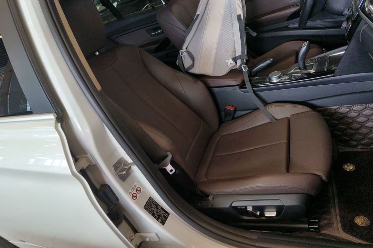 宝马3系 2019款 320Li 时尚型中控内饰41