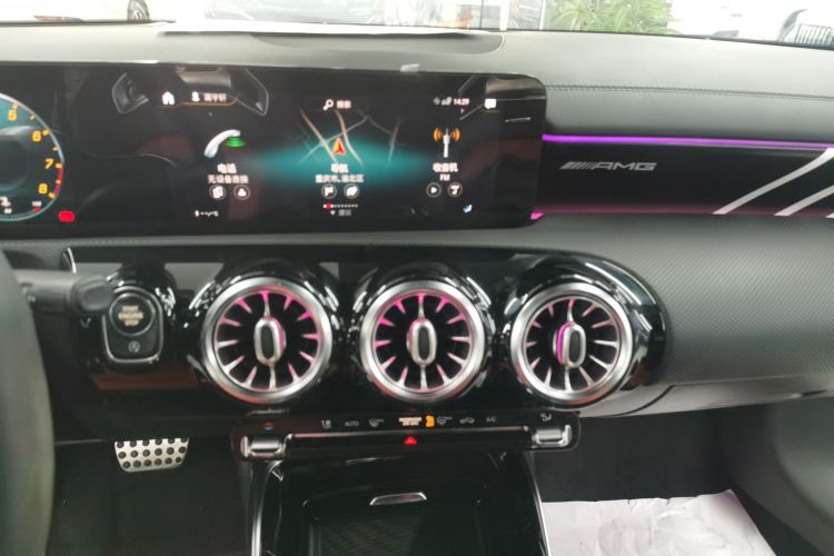 奔驰CLA AMG 2021款 AMG CLA 45 4MATIC+中控内饰16