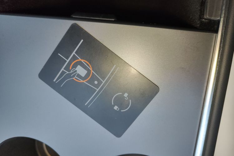 特斯拉 Model 3 2021款 标准续航后驱升级版中控内饰11