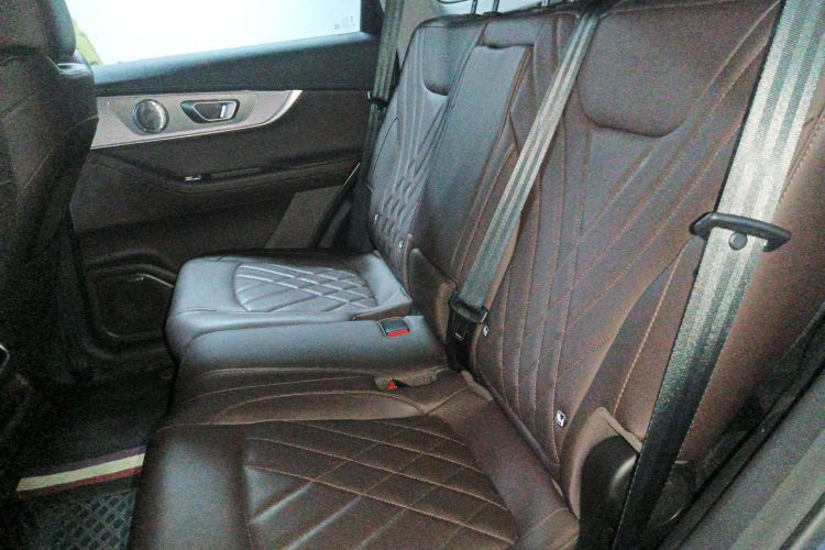 奇瑞 瑞虎8 PRO 2024款 冠军版 290T 两驱巅峰版 7座中控内饰21