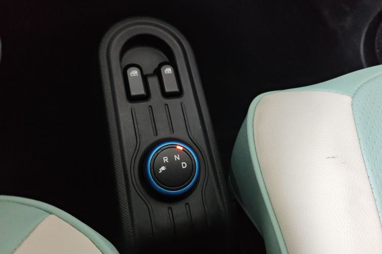 五菱汽车 宏光MINIEV 2022款 自在款 磷酸铁锂中控内饰18