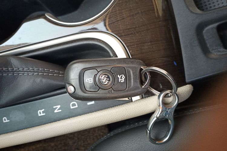 别克 威朗 2018款 三厢 15S 自动领先型中控内饰11