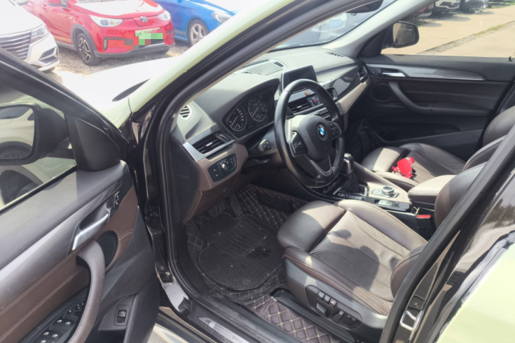 宝马X1 2016款 sDrive20Li 豪华型中控内饰20