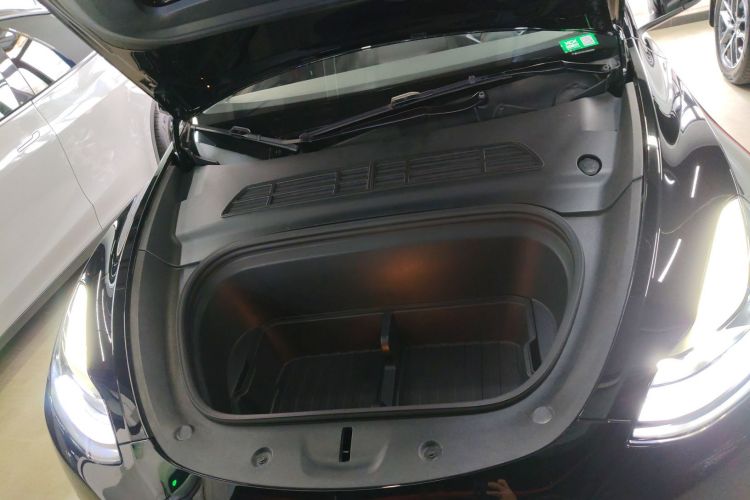 特斯拉 Model Y 2021款 标准续航后驱版机舱底盘24
