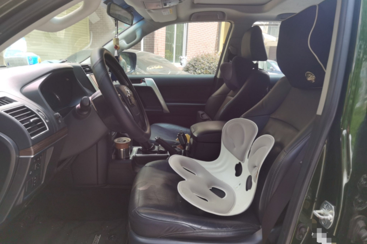 丰田 普拉多 2019款 3.5L 自动TX-L尊享版后挂备胎中控内饰19