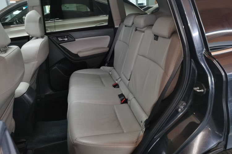 斯巴鲁 森林人 2013款 2.5i 自动豪华版中控内饰7004