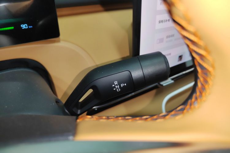 吉利银河 银河星舰7 EM-i 2025款 120km 启航+版中控内饰18