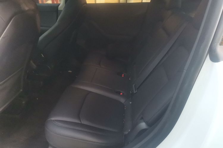 特斯拉 Model Y 2023款 后轮驱动版中控内饰21