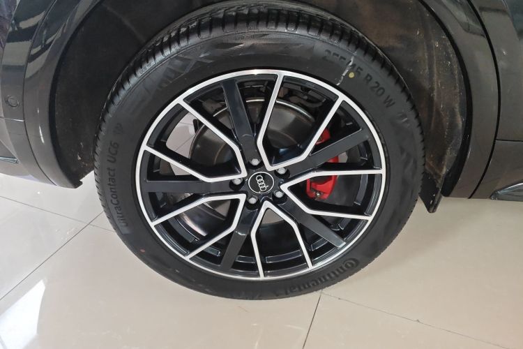 奥迪Q5L 2025款 45周年典藏版 45 TFSI 豪华动感型车身外观6008