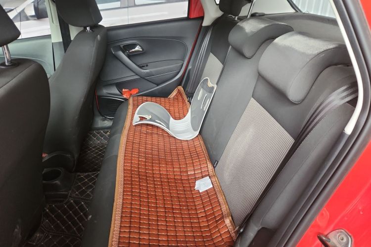 大众 Polo 2016款 1.4L 自动风尚型中控内饰21