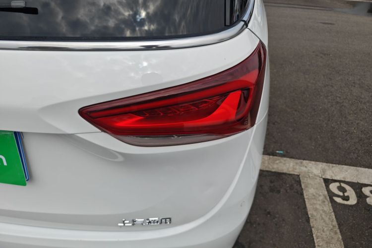 别克GL6 2018款 18T 5座精英型车身外观9