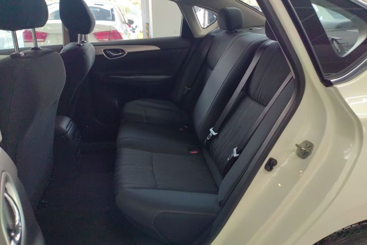 日产 轩逸 2022款 经典 1.6XE CVT舒适版中控内饰21