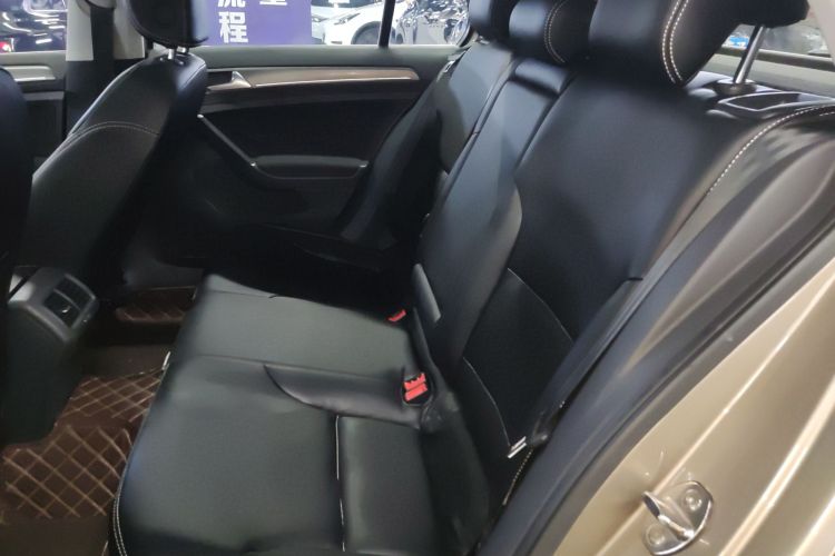 大众 高尔夫 2016款 1.6L 自动舒适型中控内饰21